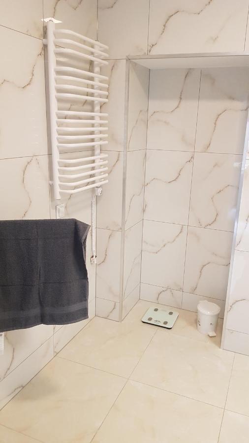Apartamenty Centrum Plac Wolnosci Aparthotel キェルツェ エクステリア 写真