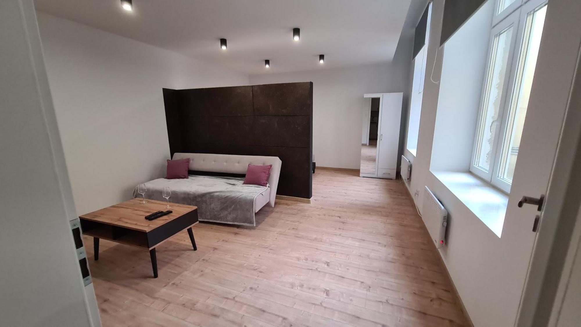 Apartamenty Centrum Plac Wolnosci Aparthotel キェルツェ エクステリア 写真